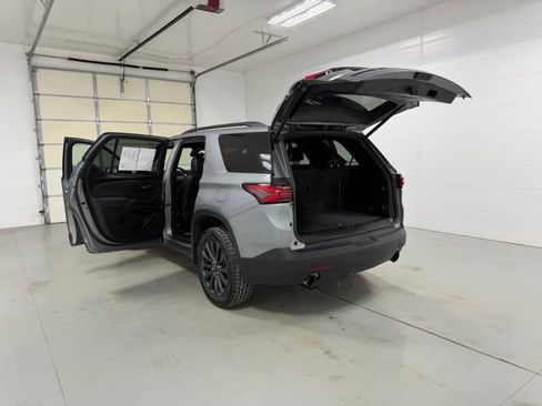 Used 2023 Chevrolet Traverse RS w/ LPO, Cargo Package AWD/4WD image 11