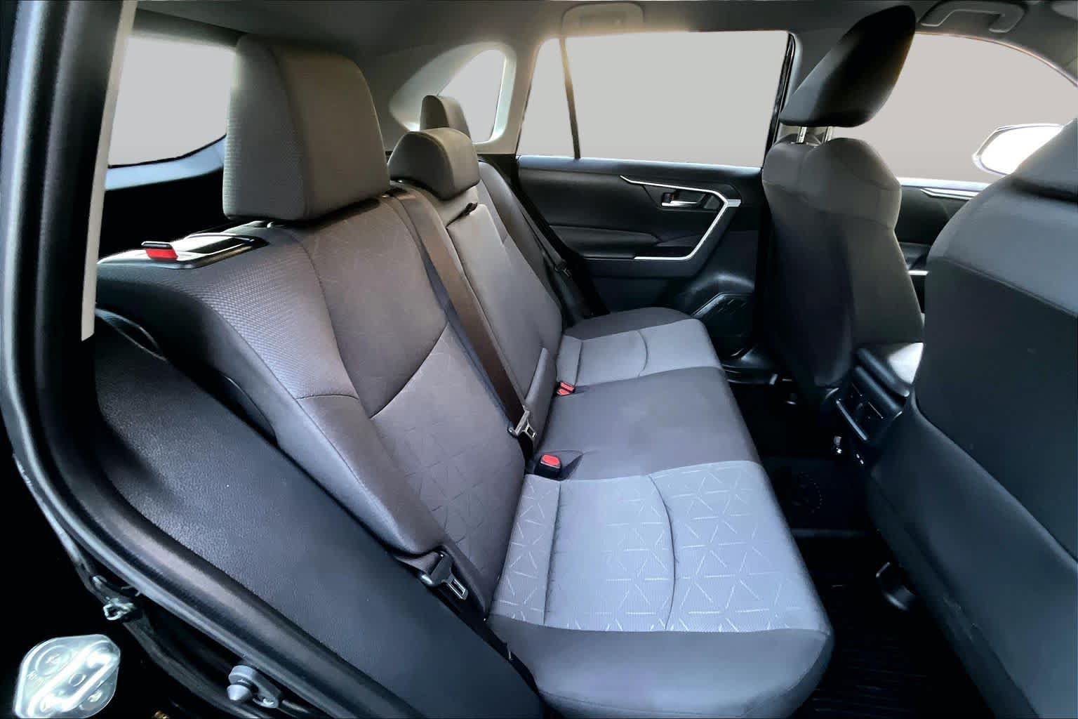 Used 2025 Toyota RAV4 XLE w/ Weather Package AWD/4WD image 17