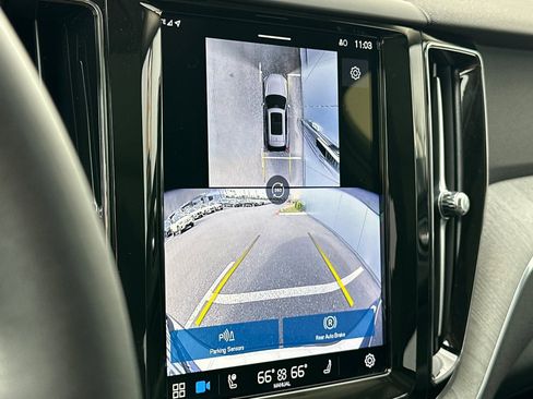 Certified 2025 Volvo XC60 T8 Plus w/ Protection Package Premier image 22