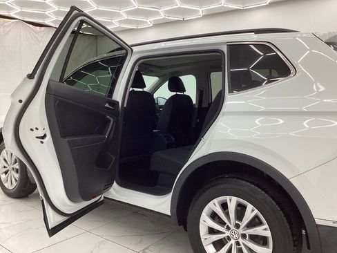 Used 2018 Volkswagen Tiguan SE AWD/4WD image 22