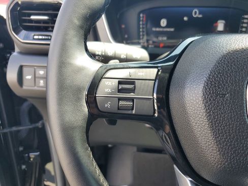 Used 2025 Honda Pilot Elite image 26