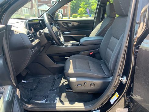 Used 2024 Chevrolet Traverse LT AWD/4WD image 11