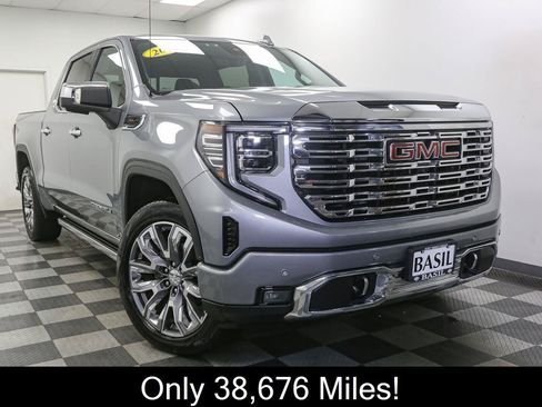 Used 2023 GMC Sierra 1500 Denali w/ Denali Reserve Package AWD/4WD image 2