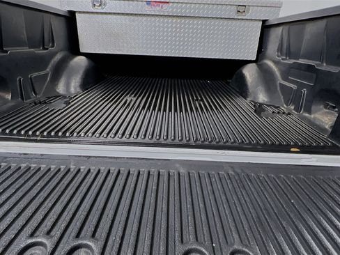 Used 2011 Ford F150 XLT image 32