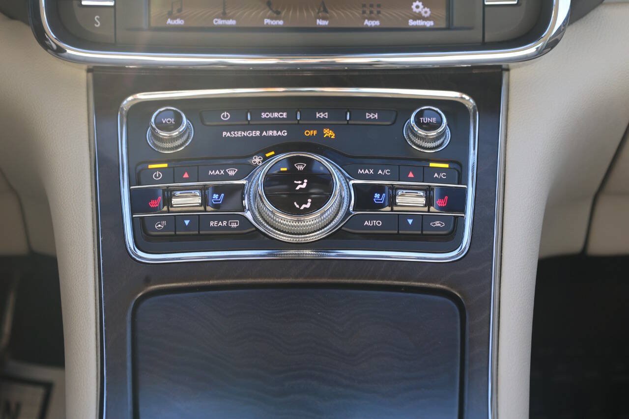 Used 2019 Lincoln Continental Select w/ Continental Climate Package FWD image 21