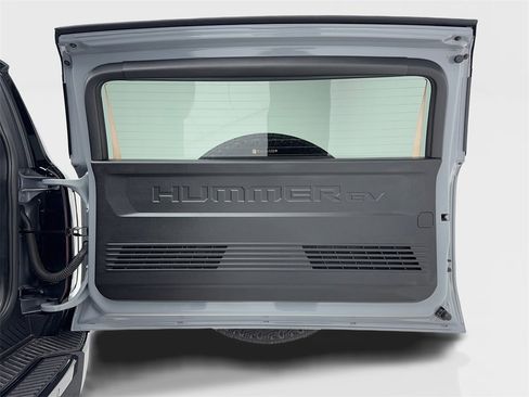 Used 2025 GMC Hummer EV 2X image 16