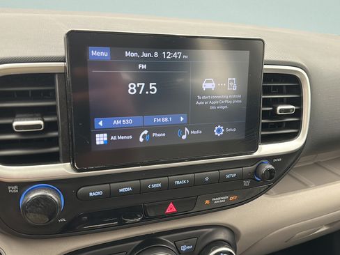 Used 2025 Hyundai Venue SEL FWD image 20