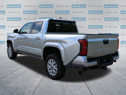 Used 2025 Toyota Tacoma SR5 AWD/4WD image 8
