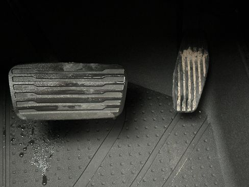 Certified 2023 Chevrolet Silverado 1500 ZR2 w/ Technology Package image 44