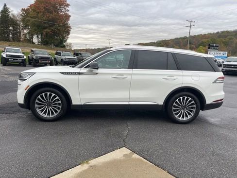 Used 2023 Lincoln Aviator Reserve w/ Equipment Group 201A image 10