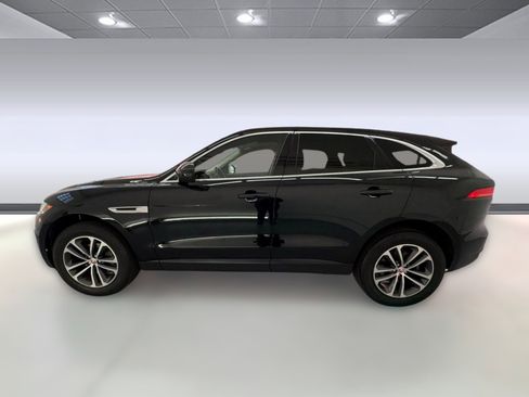 Used 2019 Jaguar F-PACE Premium image 2