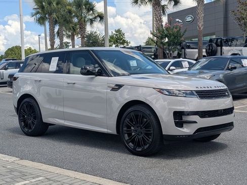 Used 2026 Land Rover Range Rover Sport SE AWD/4WD image 4