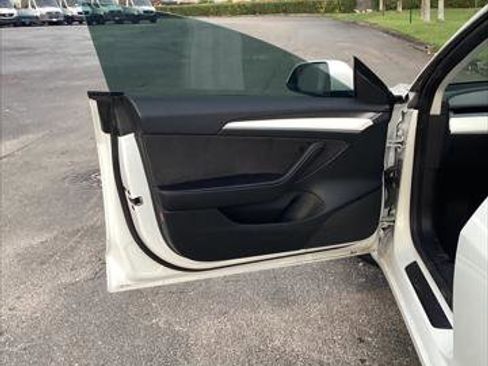 Used 2021 Tesla Model 3 Performance image 14
