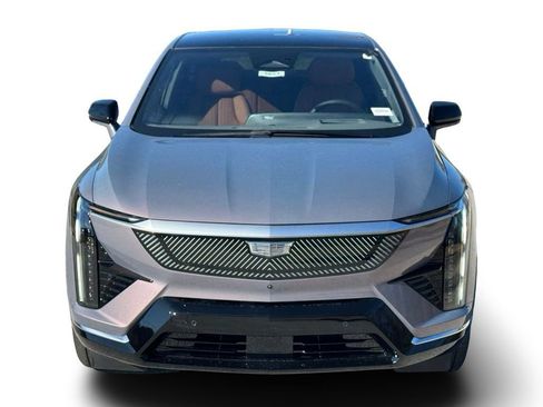 New 2026 Cadillac Optiq Luxury 2 image 9