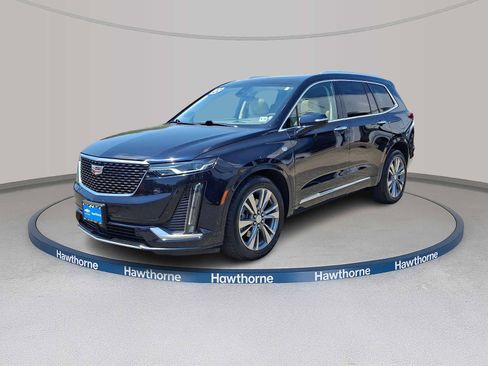 Used 2022 Cadillac XT6 Premium Luxury w/ Technology Package AWD/4WD image 3