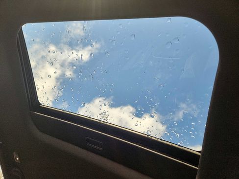 New 2025 Jeep Grand Cherokee Altitude image 10