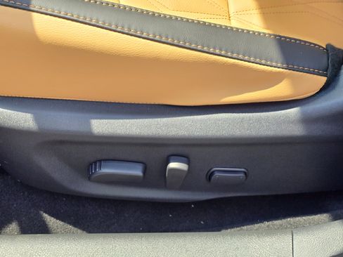 Used 2025 Nissan Sentra SV w/ SV Premium Package FWD image 16