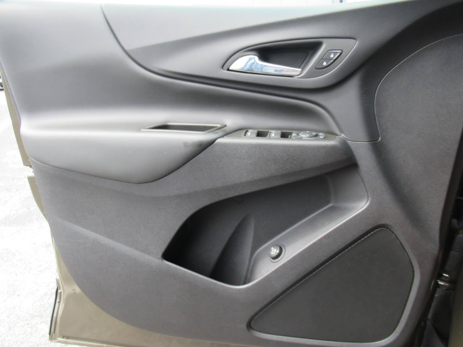 Used 2023 Chevrolet Equinox LT FWD image 21