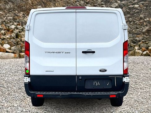 Used 2016 Ford Transit 250 130 Low Roof image 4