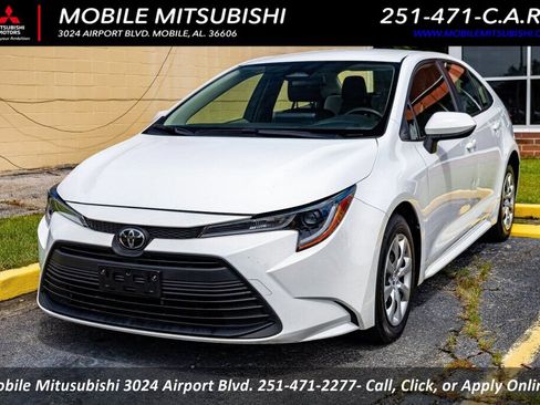 Used 2023 Toyota Corolla LE FWD image 1