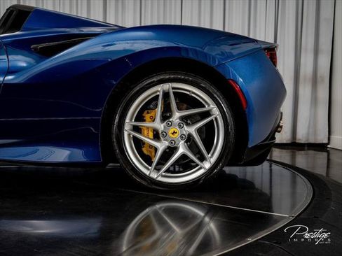 Used 2022 Ferrari F8 Tributo RWD image 14