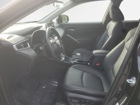 Used 2025 Toyota Corolla Cross XLE AWD/4WD image 12