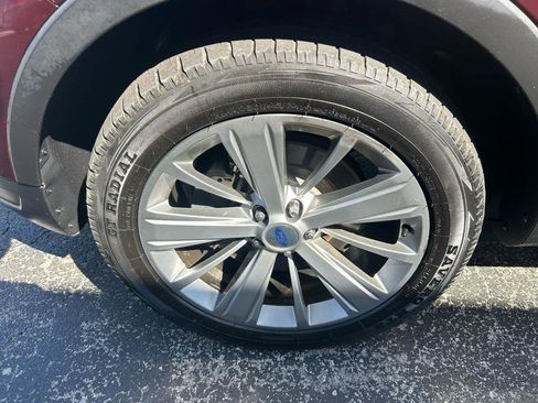 Used 2018 Ford Explorer XLT w/ Equipment Group 202A image 10