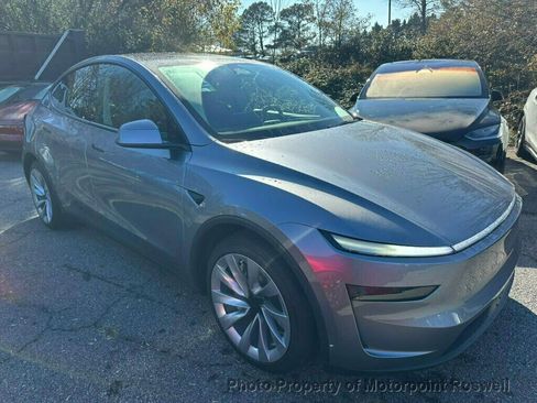 Used 2026 Tesla Model Y Long Range image 2