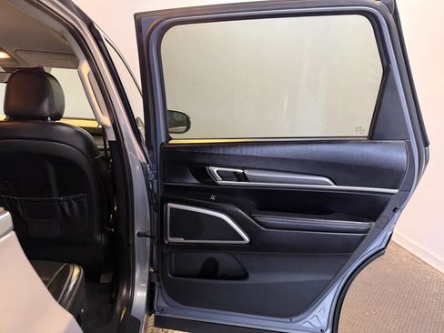 Used 2020 Kia Telluride LX AWD/4WD image 34