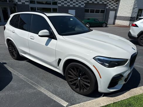 Used 2021 BMW X5 xDrive40i w/ M Sport Package AWD/4WD image 2