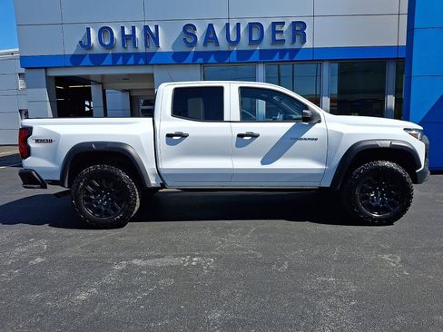 Used 2024 Chevrolet Colorado Trail Boss w/ Advanced Trailering Package AWD/4WD image 7