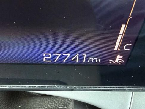 Used 2025 Chevrolet Trax LT FWD image 15