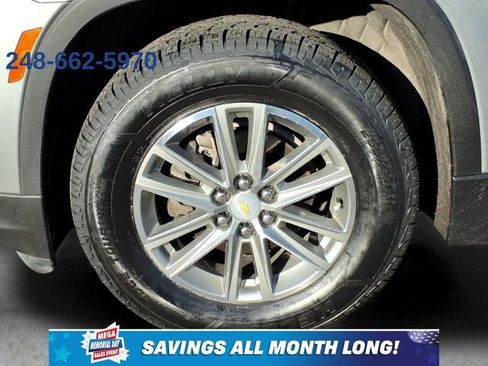 Used 2023 Chevrolet Traverse LT FWD image 8