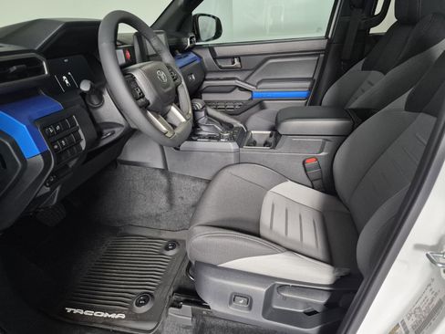New 2025 Toyota Tacoma TRD Off-Road image 19