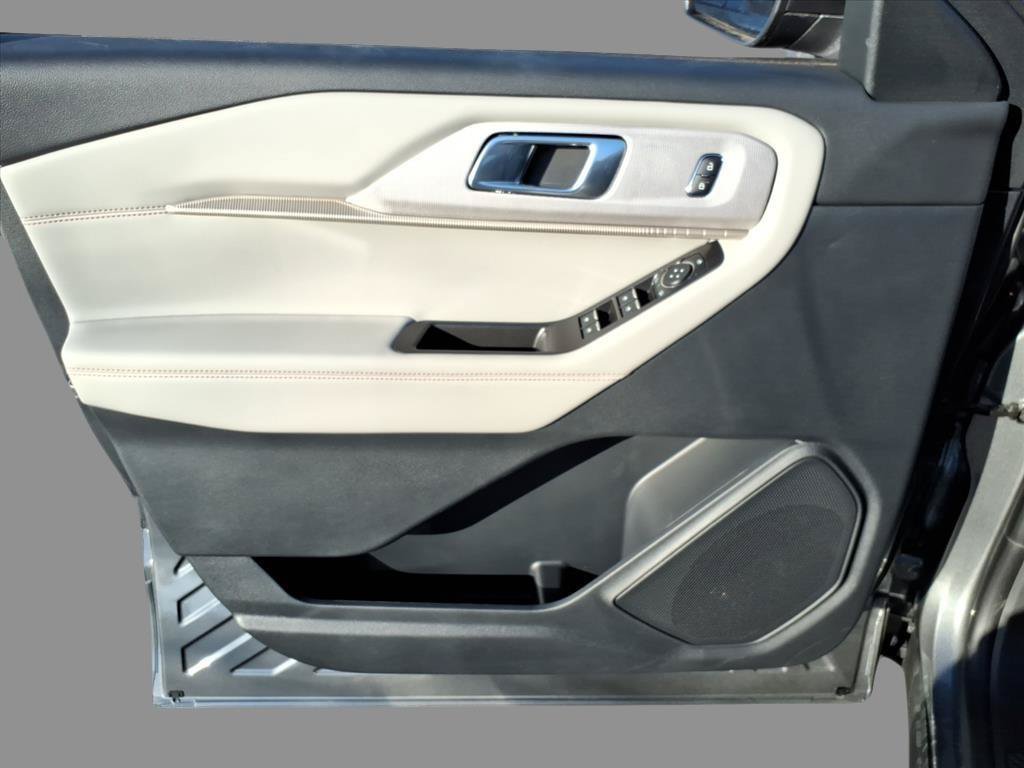 New 2026 Ford Explorer Active w/ Active Comfort Package AWD/4WD image 16