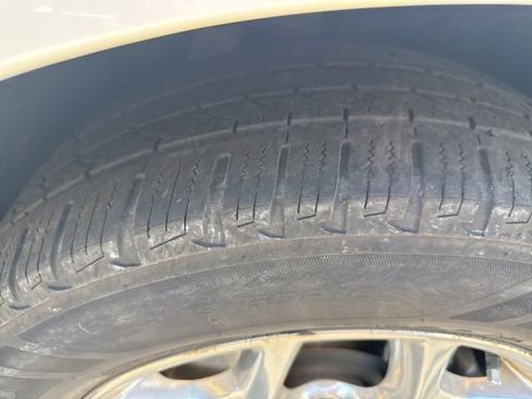 Used 2018 Chrysler Pacifica Limited FWD image 5