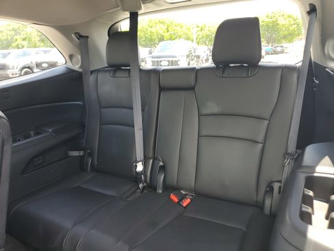 Used 2022 Honda Pilot Touring image 16