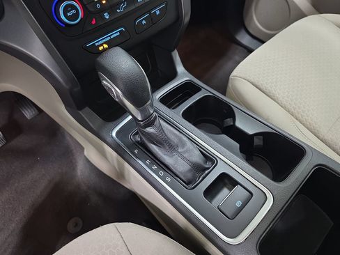 Used 2019 Ford Escape SE FWD image 25