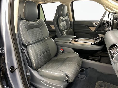 Used 2019 Lincoln Navigator Black Label image 43