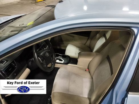 Used 2012 Toyota Camry LE FWD image 29