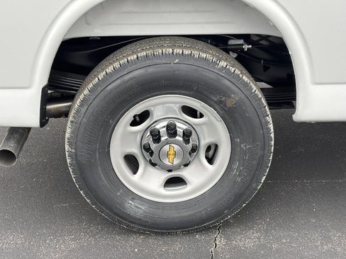 New 2025 Chevrolet Express 3500 Extended w/ Driver Convenience Package image 5