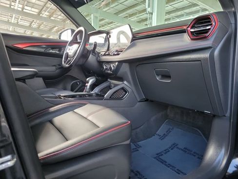 Used 2024 Chevrolet TrailBlazer RS w/ Convenience Package FWD image 23