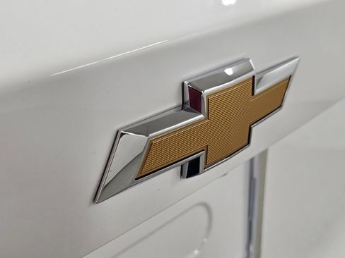 Used 2025 Chevrolet Blazer LT FWD image 24