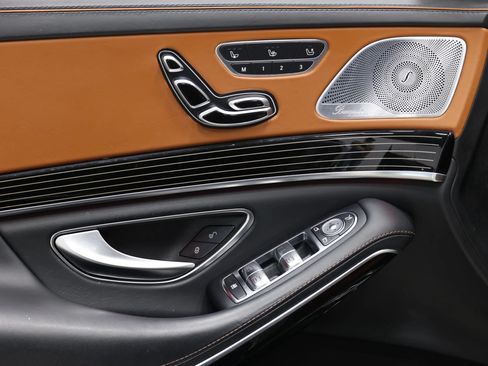 Used 2019 Mercedes-Benz Maybach S 560 4MATIC image 12