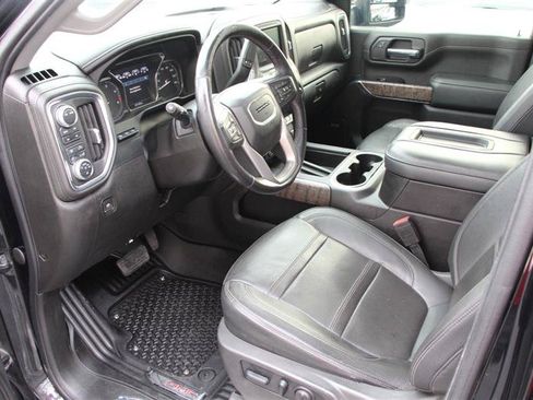 Used 2022 GMC Sierra 2500 Denali w/ Denali Black Diamond Edition AWD/4WD image 17