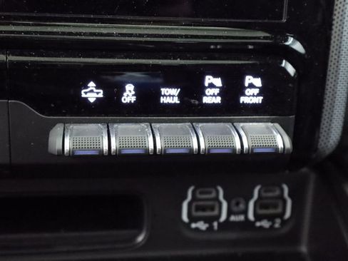 Certified 2020 RAM 1500 Limited w/ Black Appearance Package AWD/4WD image 31