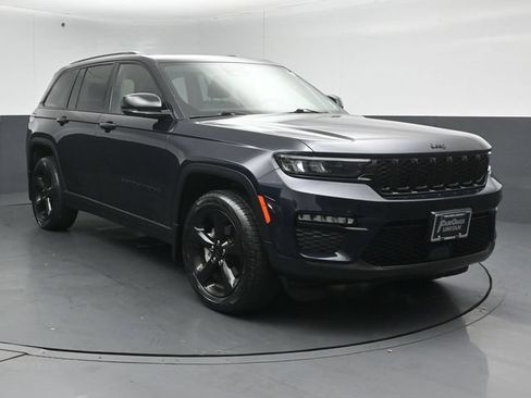 Used 2023 Jeep Grand Cherokee Limited w/ Black Appearance Package AWD/4WD image 1