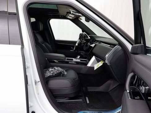 New 2025 Land Rover Range Rover Long Wheelbase Autobiography image 23