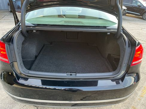 Used 2013 Volkswagen Passat TDI SEL Premium image 23