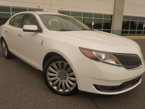 Used 2013 Lincoln MKS FWD image 1